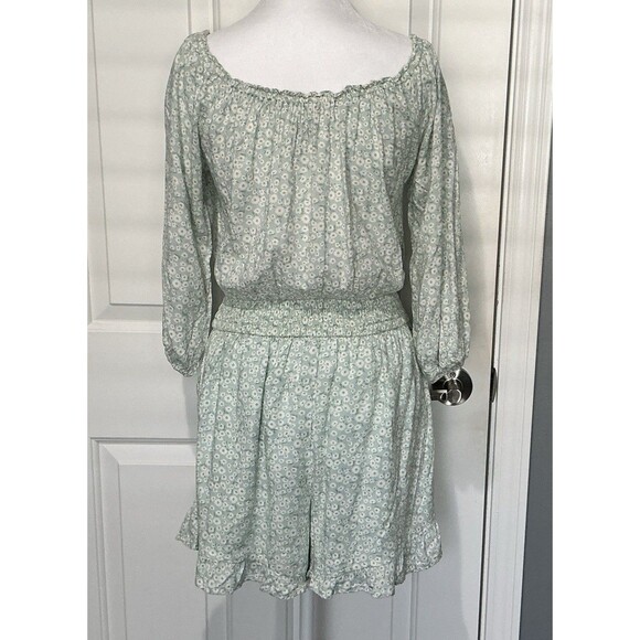 NEW Hollister Romper Floral Daisies Off-the-Shoulder Boho Size Large - Picture 2 of 6